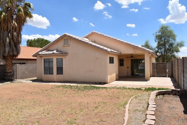 Building Photo - 2112 Calle Sabo