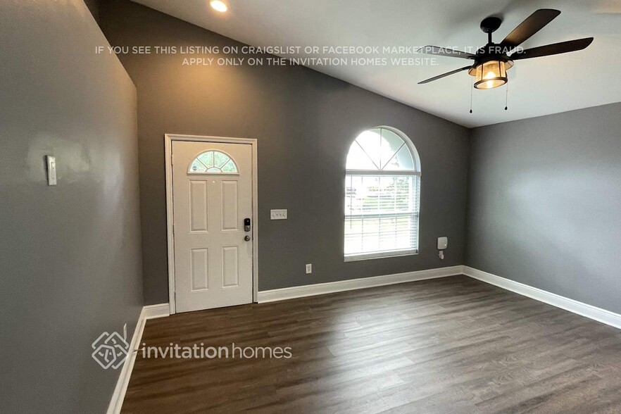 Building Photo - 2418 Radnor Ave