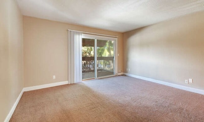 Building Photo - Spacious 1 Bedroom Condo for Rent in Villa...