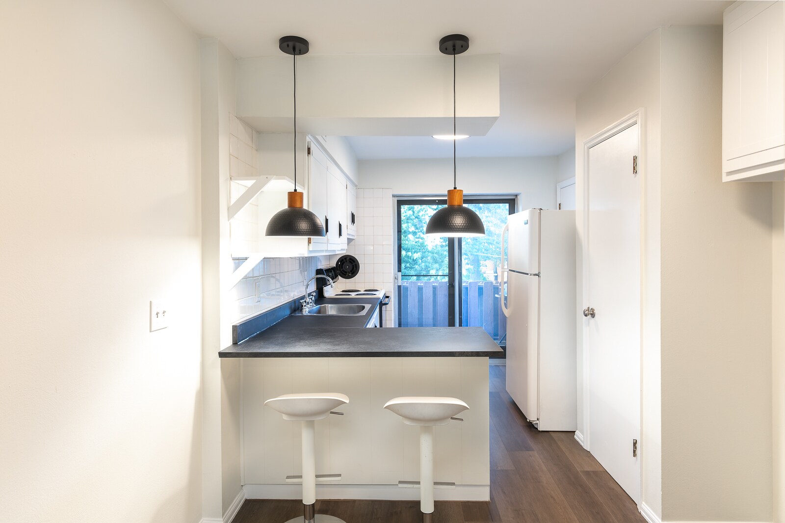 Building Photo - 7951 Royal Arms Ct