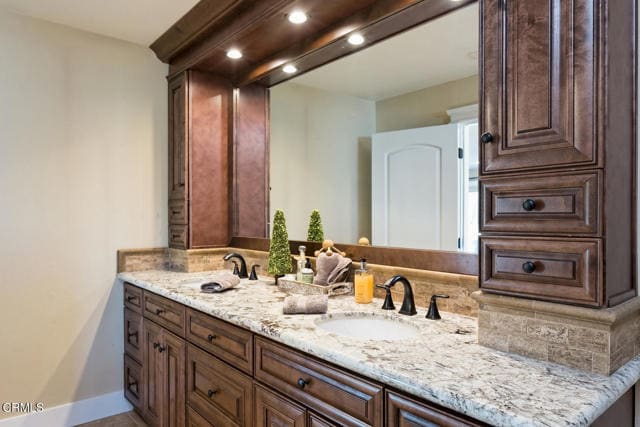 Building Photo - 6161 E Los Angeles Ave