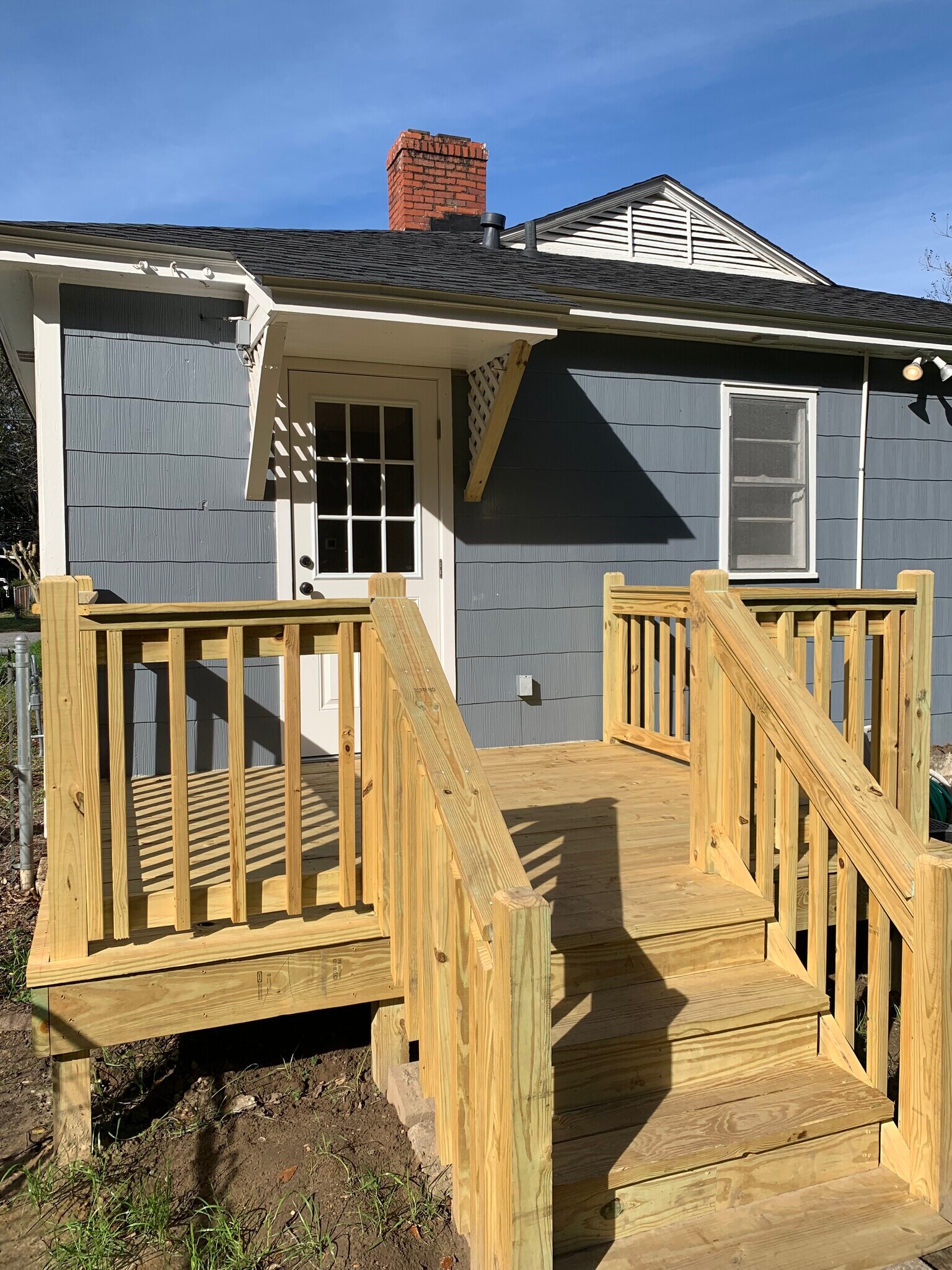 Building Photo - 111 Ellinor St