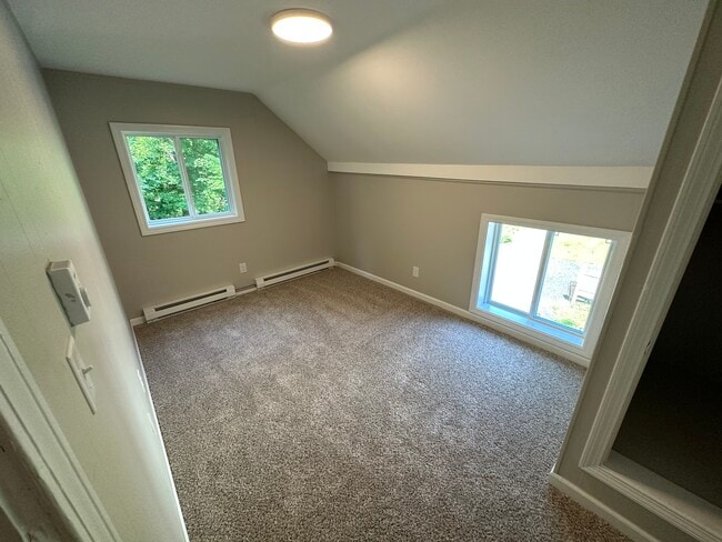 Building Photo - 66 School St