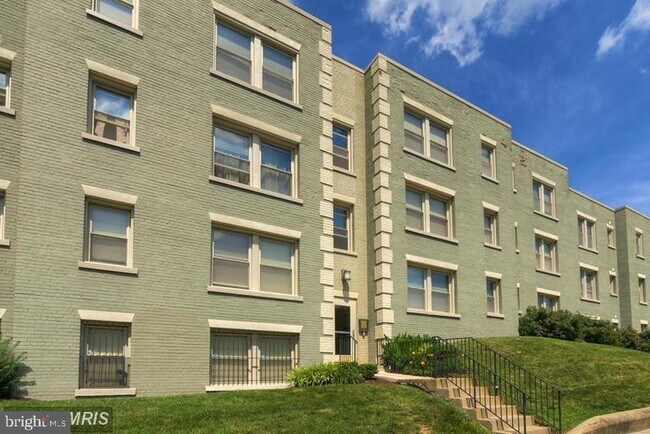Primary Photo - 4408 1st Pl NE