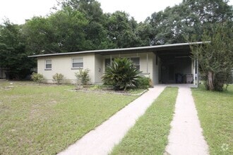 Building Photo - Modern Comfort in a Prime Location – 3-Bed...