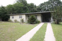 Building Photo - Modern Comfort in a Prime Location – 3-Bed...