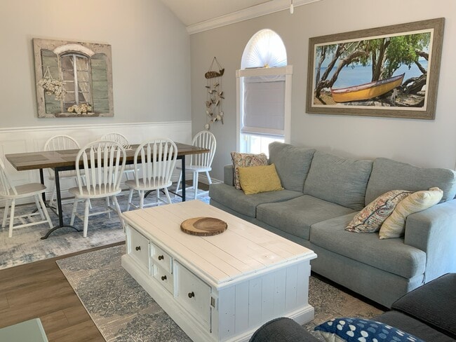 Building Photo - 943 Ashley Ln