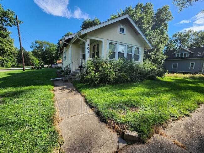 Primary Photo - 401 Oliver St