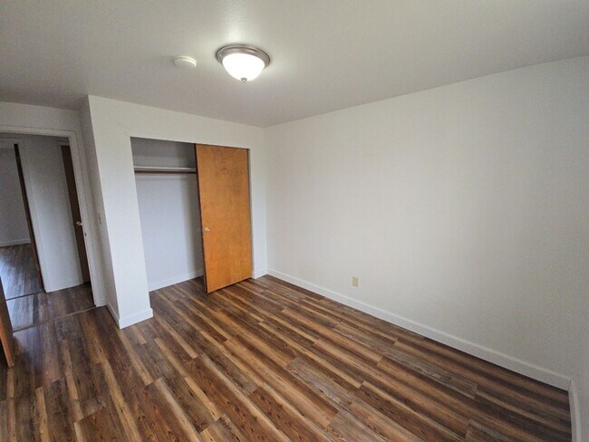 Building Photo - 3BD/2BA McKinleyville home features ample ...