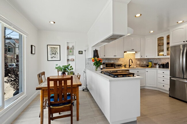 Building Photo - 232 Nevada St