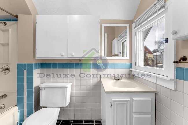 Building Photo - 655 High St SW