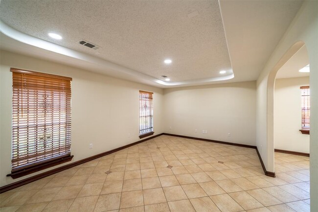 Building Photo - 9223 Marlive Ln