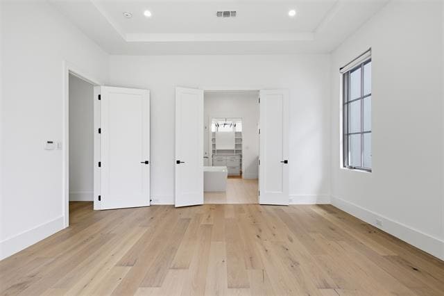 Building Photo - 9855 Kingsway Ave