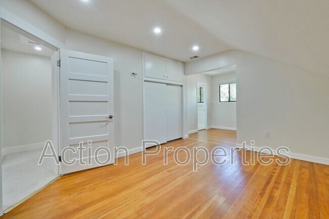 Building Photo - 315 Melville Ave