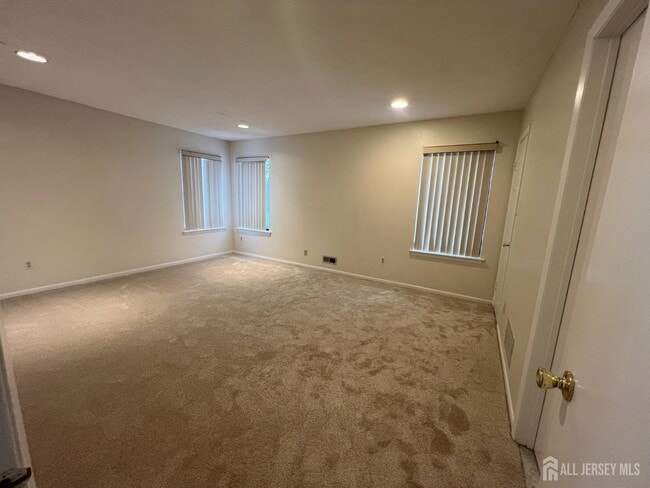 Building Photo - 89 Gate House Ln