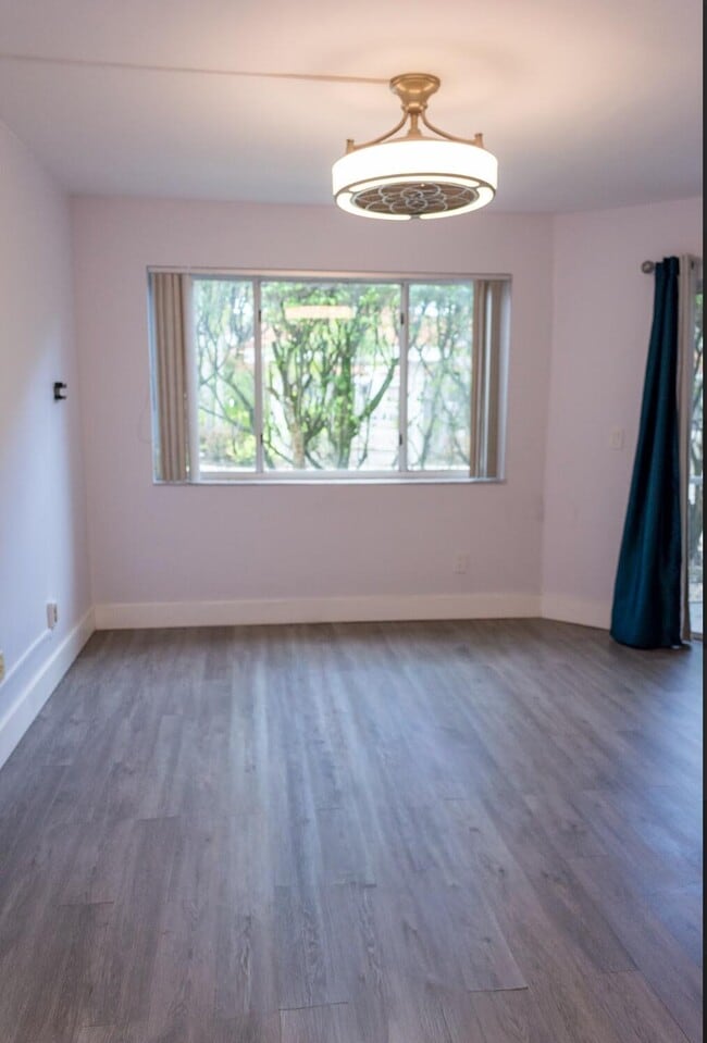 Building Photo - 992 NW 93rd Ave