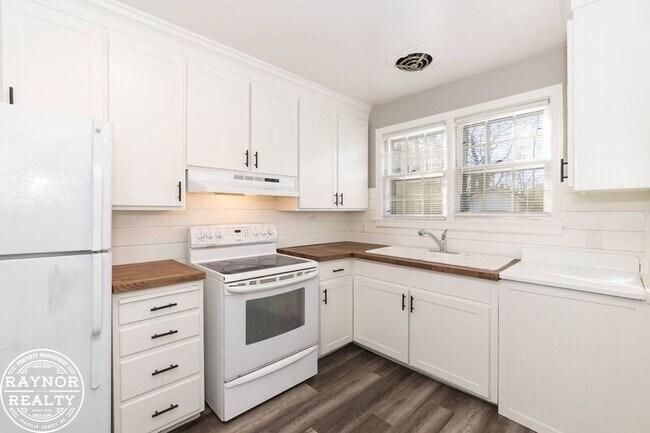 Building Photo - 433 Norvell St