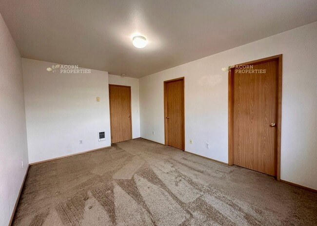 Building Photo - 402 Meadow Ct NW
