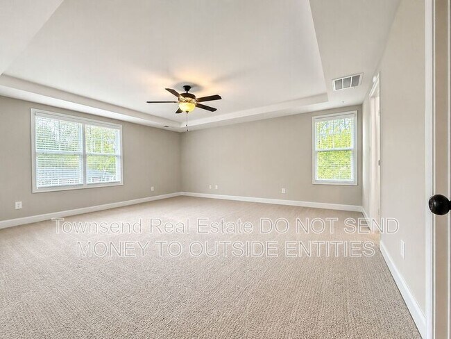 Building Photo - 621 Blawell Cir