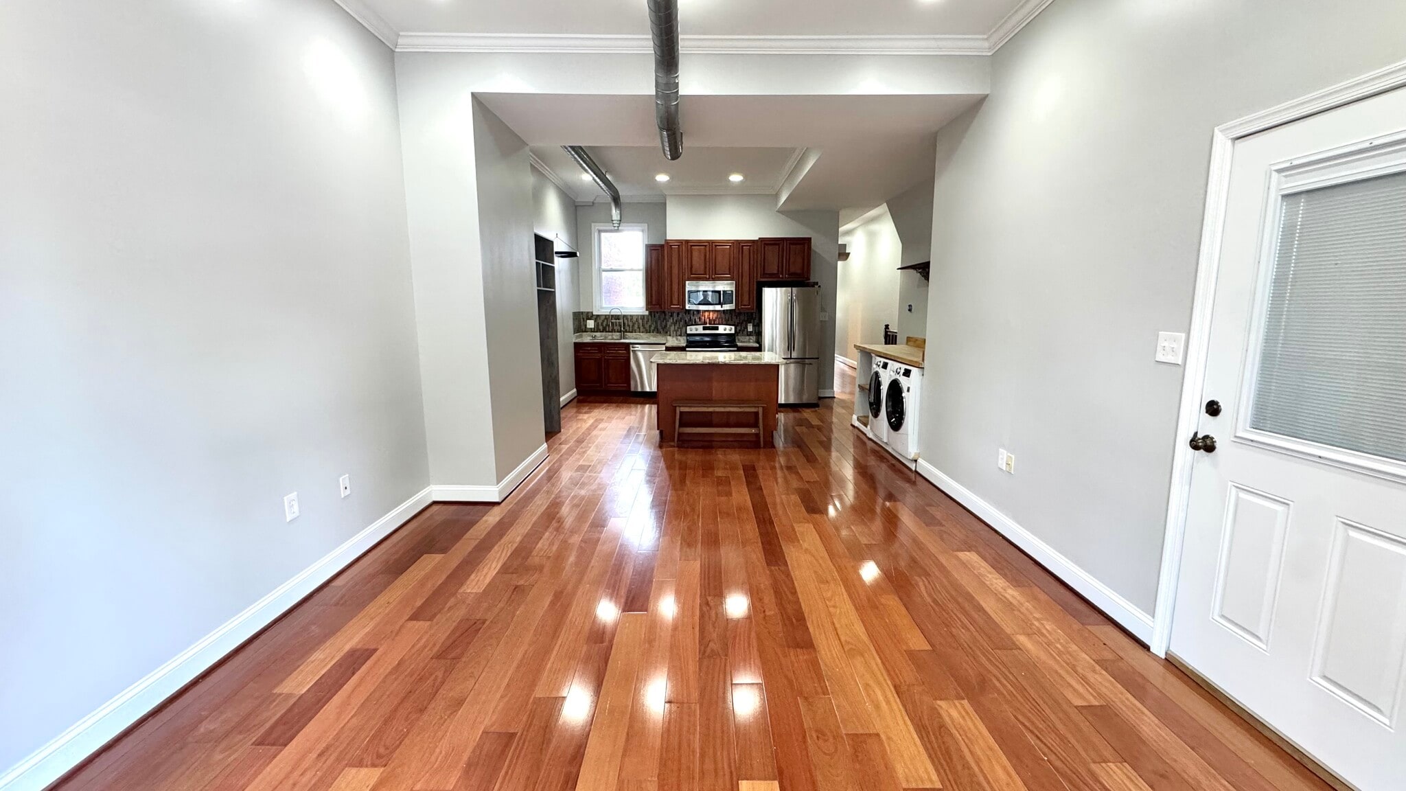 Large open floor plan with high ceilings - 52 New York Ave NW