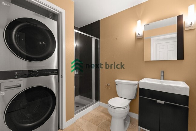 Building Photo - 3 BED & 3 BATH SINGLE FAMILY HOUSE FOR RENT