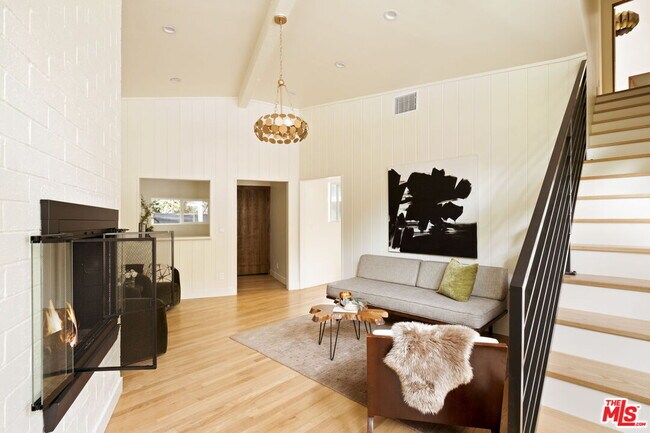 Building Photo - 2701 Jalmia Dr