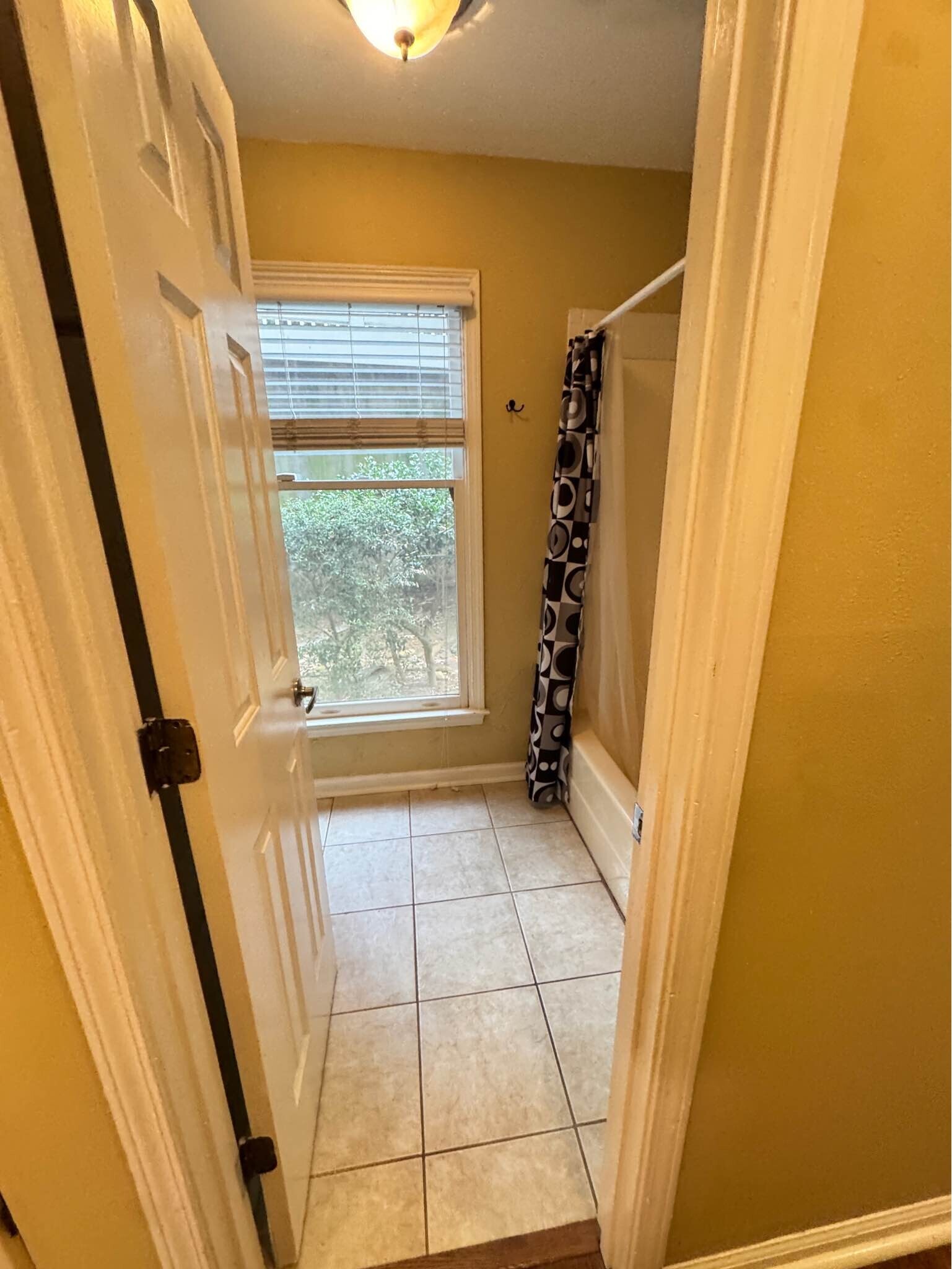 Building Photo - 601 Abingdon Way