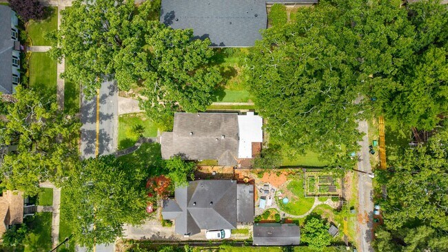 Building Photo - 5110 Lee Ave