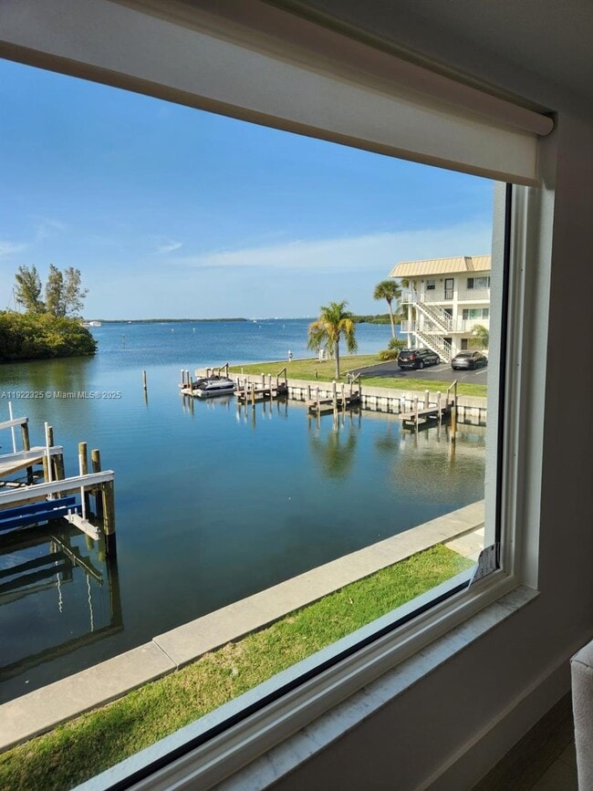 Building Photo - 3320 Gulf of Mexico Dr