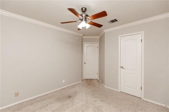Building Photo - 17002 Hillside Dr