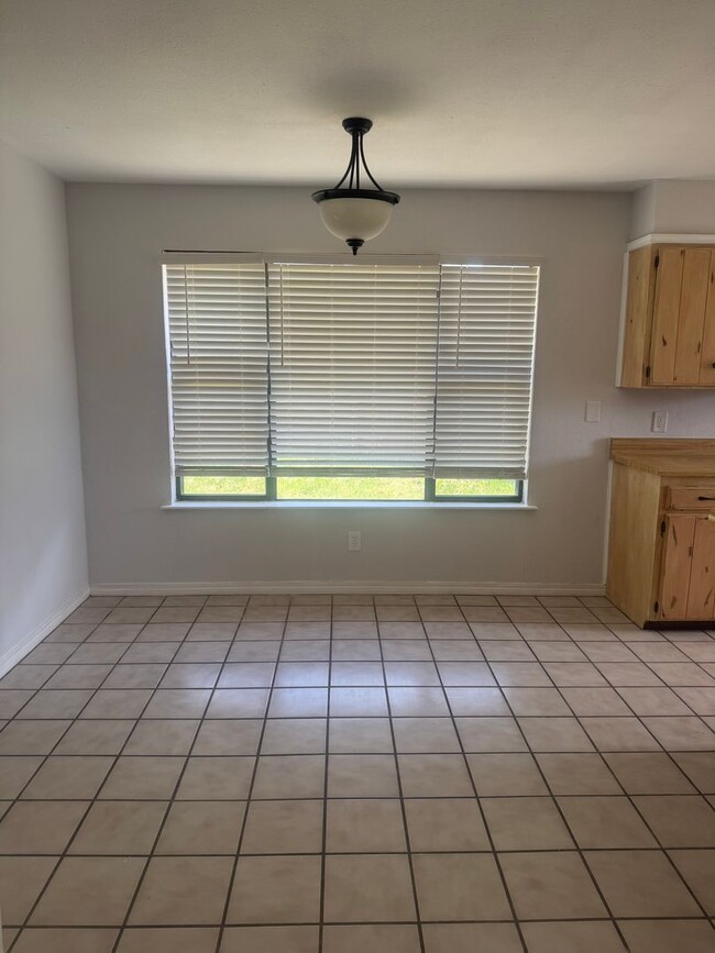 Building Photo - Puckett West 3/2/2  1/2 OFF FIRST MONTHS RENT