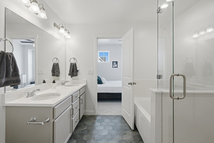 Building Photo - 5347 W Canary Grass Way