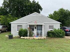 Building Photo - 816 Ford St