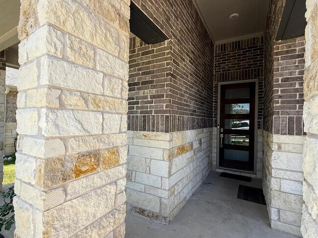 Building Photo - 2037 Saddlery St