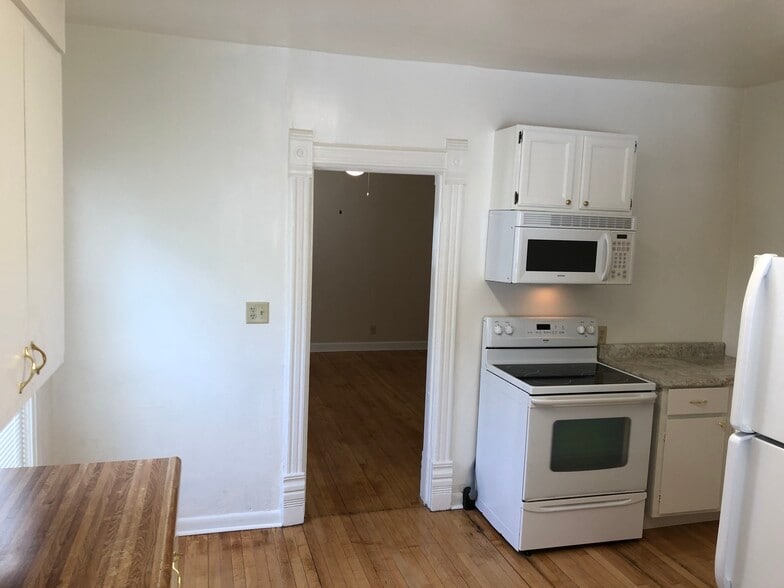 Appliances - 24 W 12th Ave