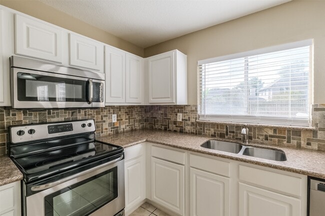 Building Photo - 13223 Gendley Dr