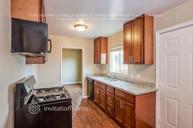Building Photo - 500 Baywood Dr