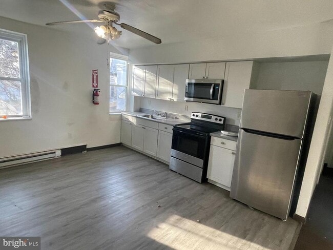 Building Photo - 2723 W 3rd St