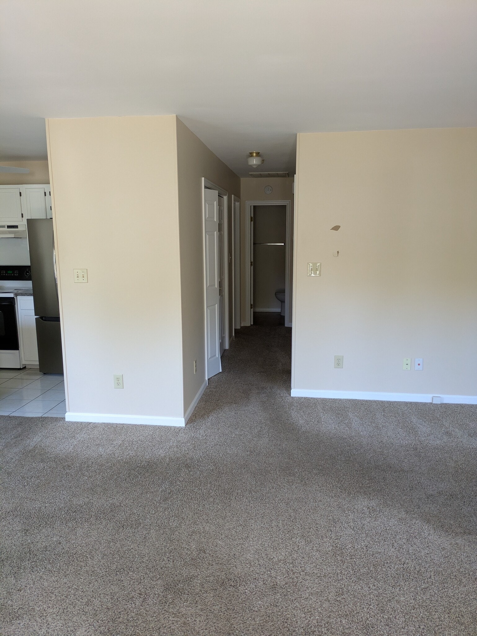 Building Photo - 4003 Persimmon Court