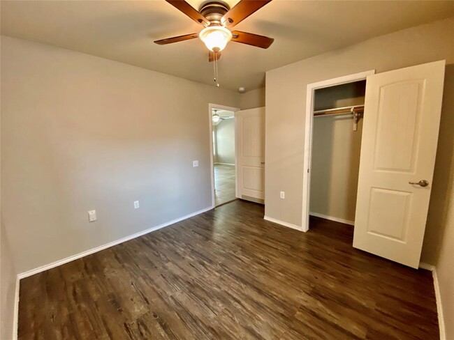Building Photo - 5524 Kleberg Trail