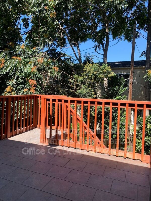 Building Photo - 1410 1/2 19th St