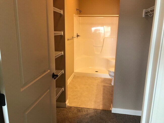 Building Photo - 2725 Northridge Pkwy