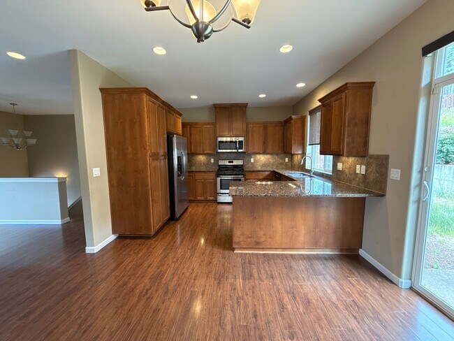 Building Photo - Beautiful 3 Bedroom  2.0 Bathroom Home in ...