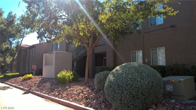 Building Photo - 2121 Blue Breeze Dr
