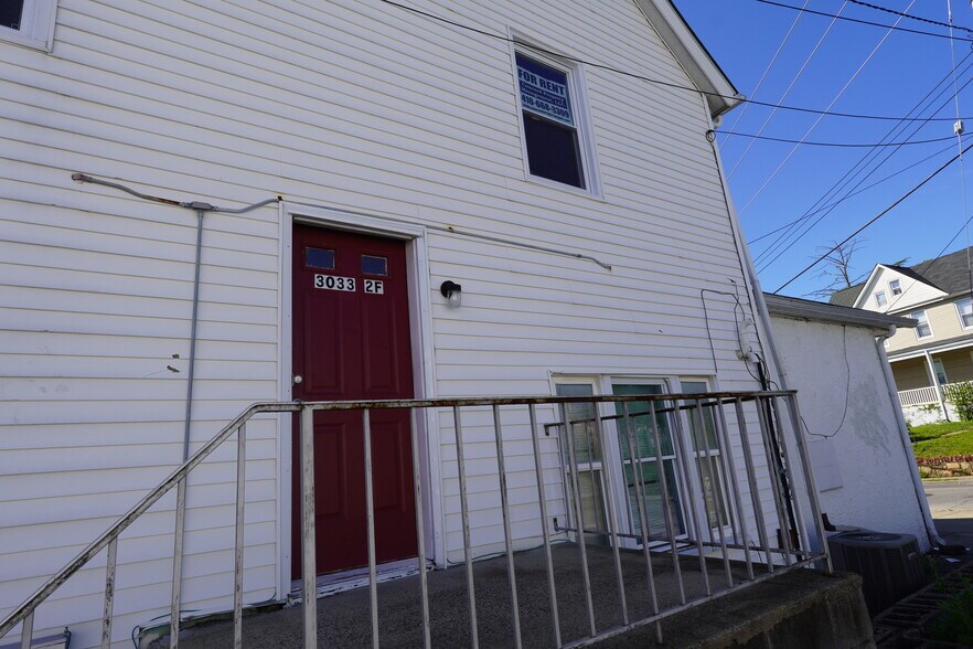 Building Photo - 3033 Hamilton Ave