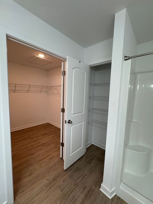Building Photo - 612 Dripping Spring Dr