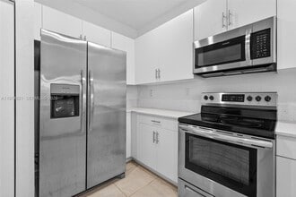 Building Photo - 2619 SE 11th St