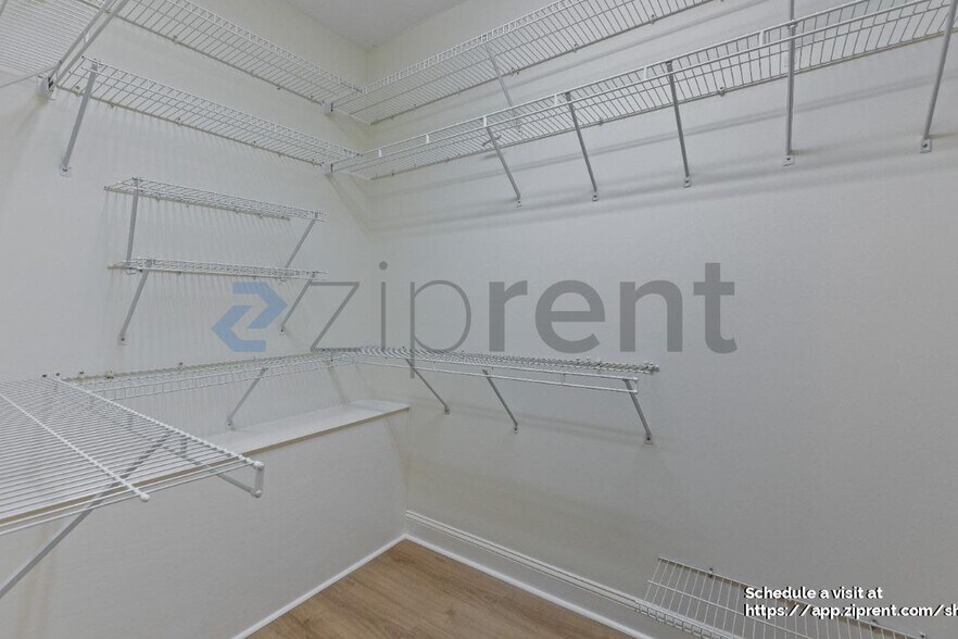 Building Photo - 6 Tiburon Pl
