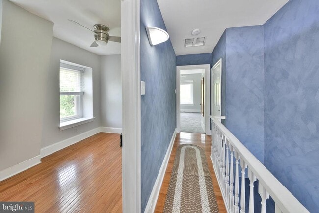 Building Photo - 9 W Wissahickon Ave