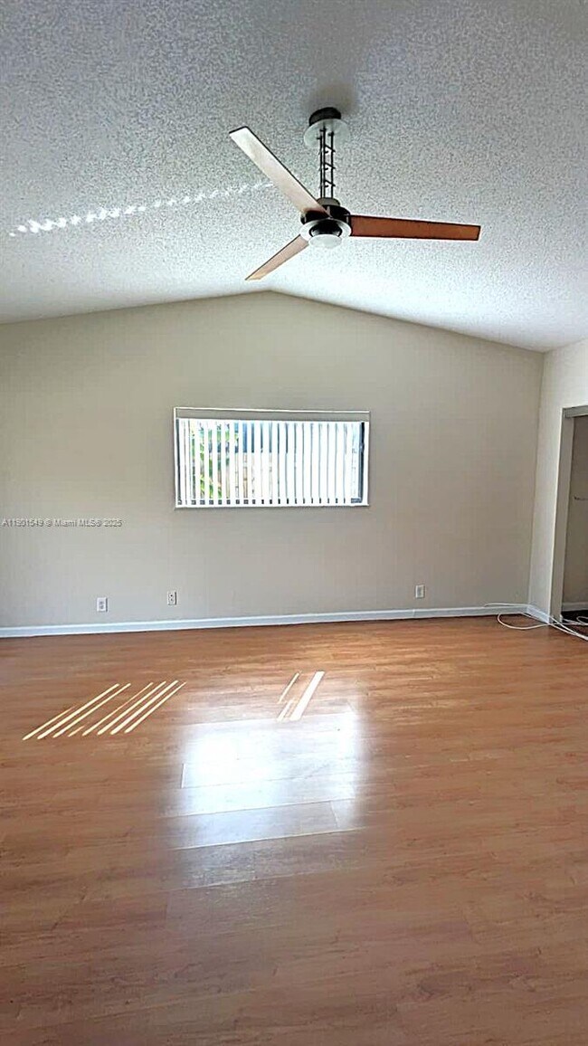 Building Photo - 10140 Torchwood Ave